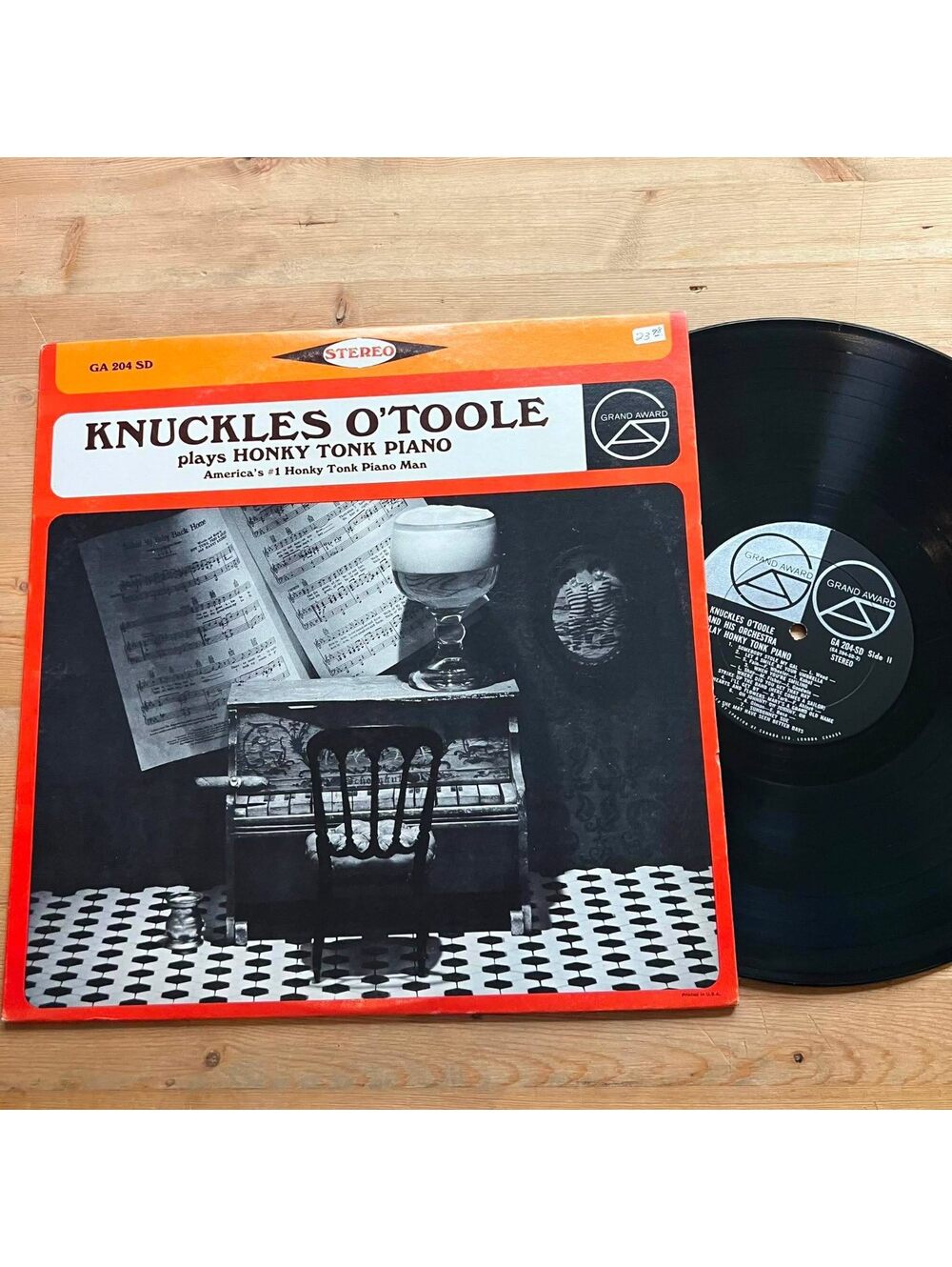 Knuckles O'Toole - Knuckles O'Toole plays Honky Tonk Piano 33rpm VG+ VR26